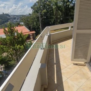 Casa com 148m², 3 dormitórios, 2 vagas, no bairro Santa Corona em Caxias do Sul para Comprar