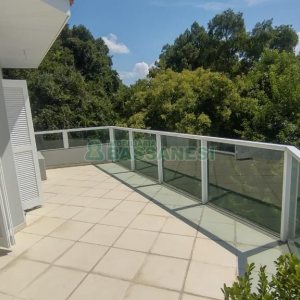 Casa com 148m², 3 dormitórios, 2 vagas, no bairro Santa Corona em Caxias do Sul para Comprar