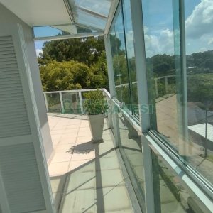 Casa com 148m², 3 dormitórios, 2 vagas, no bairro Santa Corona em Caxias do Sul para Comprar