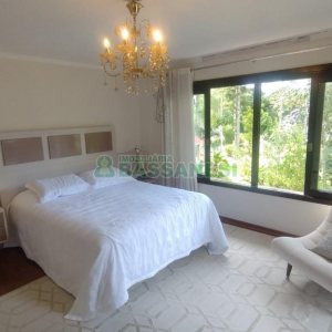 Casa com 301m², 6 dormitórios, 2 vagas, no bairro Ana Rech em Caxias do Sul para Comprar