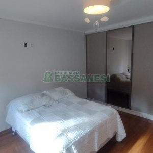 Casa com 301m², 6 dormitórios, 2 vagas, no bairro Ana Rech em Caxias do Sul para Comprar
