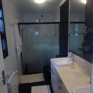 Casa com 301m², 6 dormitórios, 2 vagas, no bairro Ana Rech em Caxias do Sul para Comprar