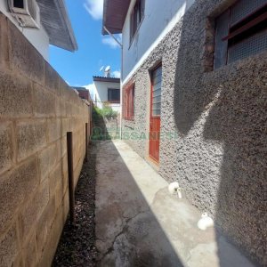 Casa com 90m², 2 dormitórios, 1 vaga, no bairro Jardim Eldorado em Caxias do Sul para Alugar