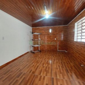 Casa com 90m², 2 dormitórios, 1 vaga, no bairro Jardim Eldorado em Caxias do Sul para Alugar