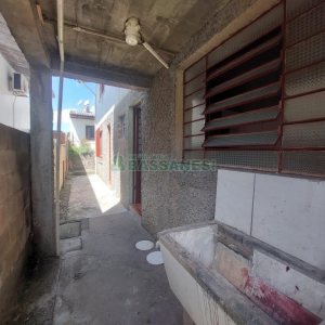 Casa com 90m², 2 dormitórios, 1 vaga, no bairro Jardim Eldorado em Caxias do Sul para Alugar