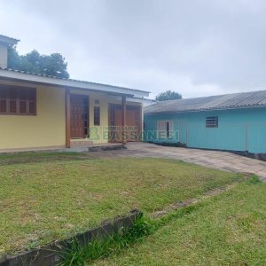 Casa com 78m², 2 dormitórios, 1 vaga, no bairro Charqueadas em Caxias do Sul para Alugar
