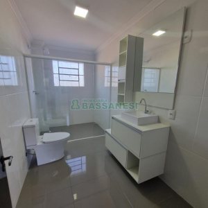 Apartamento com 77m², 2 dormitórios, 1 vaga, no bairro São Pelegrino em Caxias do Sul para Alugar