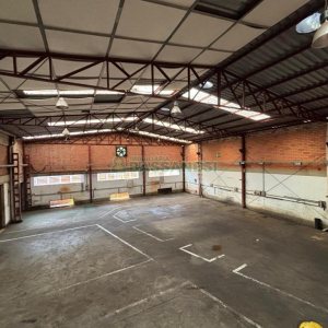 Pavilhão com 1100m², no bairro São José em Caxias do Sul para Alugar