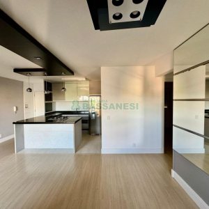 Apartamento com 75m², 2 dormitórios, 2 vagas, no bairro Villagio Iguatemi em Caxias do Sul para Comprar