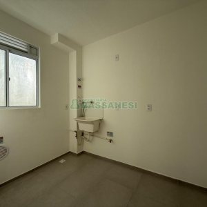 Apartamento com 38m², 2 dormitórios, 1 vaga, no bairro Desvio Rizzo em Caxias do Sul para Comprar