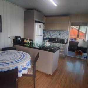 Casa com 301m², 3 dormitórios, 2 vagas, no bairro Vila Verde em Caxias do Sul para Comprar