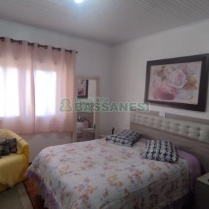 Casa com 301m², 3 dormitórios, 2 vagas, no bairro Vila Verde em Caxias do Sul para Comprar