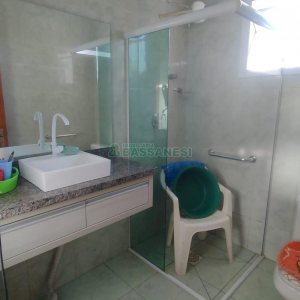 Casa com 301m², 3 dormitórios, 2 vagas, no bairro Vila Verde em Caxias do Sul para Comprar