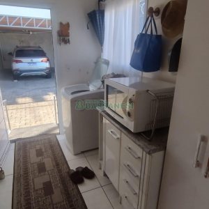 Casa com 301m², 3 dormitórios, 2 vagas, no bairro Vila Verde em Caxias do Sul para Comprar