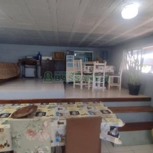 Casa com 301m², 3 dormitórios, 2 vagas, no bairro Vila Verde em Caxias do Sul para Comprar