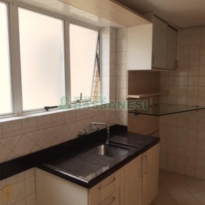 Apartamento com 62m², 2 dormitórios, 2 vagas, no bairro Universitário em Caxias do Sul para Comprar
