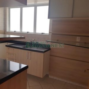 Apartamento com 62m², 2 dormitórios, 2 vagas, no bairro Universitário em Caxias do Sul para Comprar