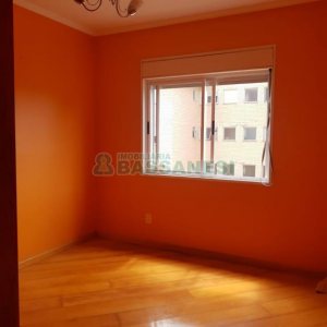 Apartamento com 62m², 2 dormitórios, 2 vagas, no bairro Universitário em Caxias do Sul para Comprar