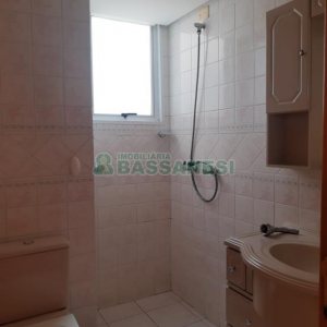 Apartamento com 62m², 2 dormitórios, 2 vagas, no bairro Universitário em Caxias do Sul para Comprar