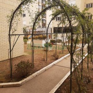 Apartamento com 62m², 2 dormitórios, 2 vagas, no bairro Universitário em Caxias do Sul para Comprar