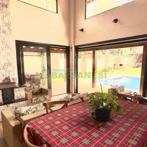 Casa com 100m², 2 dormitórios, 2 vagas, no bairro Ana Rech em Caxias do Sul para Alugar