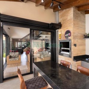 Casa com 100m², 2 dormitórios, 2 vagas, no bairro Ana Rech em Caxias do Sul para Alugar