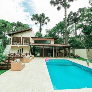 Casa com 100m², 2 dormitórios, 2 vagas, no bairro Ana Rech em Caxias do Sul para Alugar