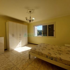 Casa com 145m², 3 dormitórios, 1 vaga, no bairro Ana Rech em Caxias do Sul para Alugar