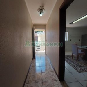 Casa com 145m², 3 dormitórios, 1 vaga, no bairro Ana Rech em Caxias do Sul para Alugar