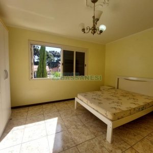 Casa com 145m², 3 dormitórios, 1 vaga, no bairro Ana Rech em Caxias do Sul para Alugar