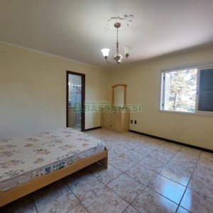 Casa com 145m², 3 dormitórios, 1 vaga, no bairro Ana Rech em Caxias do Sul para Alugar