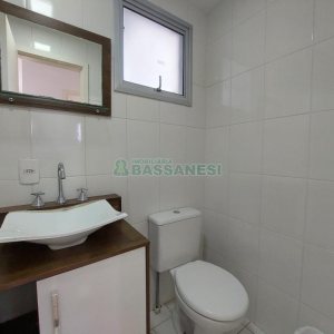 Apto Mobiliado com 65m², 2 dormitórios, 1 vaga, no bairro Lourdes em Caxias do Sul para Alugar