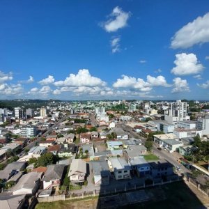 Apto Mobiliado com 65m², 2 dormitórios, 1 vaga, no bairro Lourdes em Caxias do Sul para Alugar