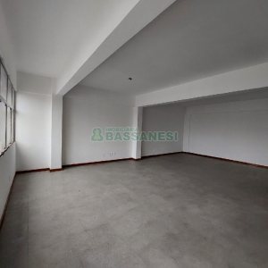 Sala com 60m², no bairro Centro em Caxias do Sul para Alugar