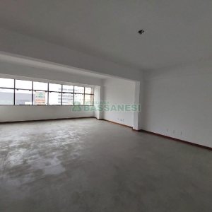 Sala com 60m², no bairro Centro em Caxias do Sul para Alugar