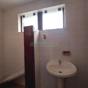 Sala com 60m², no bairro Centro em Caxias do Sul para Alugar