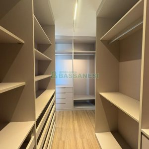 Apartamento com 129m², 3 dormitórios, 2 vagas, no bairro Petrópolis em Caxias do Sul para Comprar