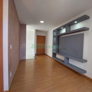 Apartamento com 45m², 2 dormitórios, 1 vaga, no bairro Panazzolo em Caxias do Sul para Alugar