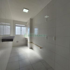 Apartamento com 45m², 2 dormitórios, 1 vaga, no bairro Panazzolo em Caxias do Sul para Alugar