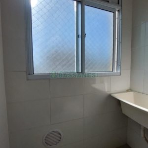 Apartamento com 45m², 2 dormitórios, 1 vaga, no bairro Panazzolo em Caxias do Sul para Alugar