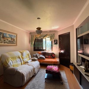 Casa com 206m², 3 dormitórios, 2 vagas, no bairro Vinhedos em Caxias do Sul para Alugar