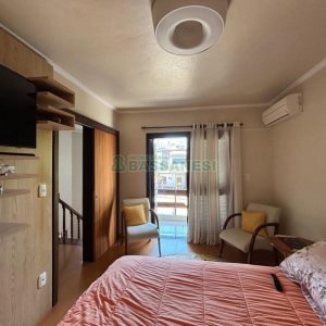 Casa com 206m², 3 dormitórios, 2 vagas, no bairro Vinhedos em Caxias do Sul para Alugar