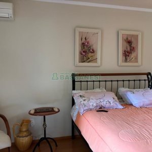 Casa com 206m², 3 dormitórios, 2 vagas, no bairro Vinhedos em Caxias do Sul para Alugar