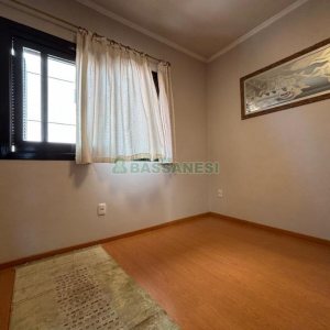 Casa com 206m², 3 dormitórios, 2 vagas, no bairro Vinhedos em Caxias do Sul para Alugar