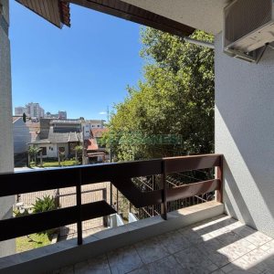 Casa com 206m², 3 dormitórios, 2 vagas, no bairro Vinhedos em Caxias do Sul para Alugar