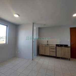Apartamento com 39m², 2 dormitórios, 1 vaga, no bairro Santa Fé em Caxias do Sul para Comprar