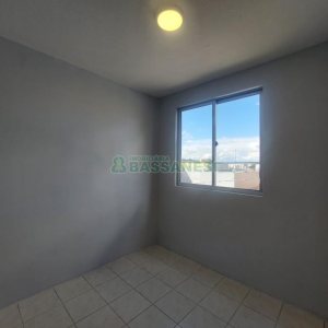 Apartamento com 39m², 2 dormitórios, 1 vaga, no bairro Santa Fé em Caxias do Sul para Comprar