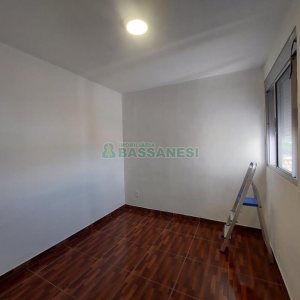 Apartamento com 39m², 2 dormitórios, 1 vaga, no bairro Santa Fé em Caxias do Sul para Comprar