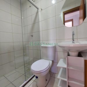 Apartamento com 39m², 2 dormitórios, 1 vaga, no bairro Santa Fé em Caxias do Sul para Comprar