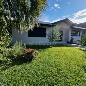 Casa com 250m², 3 dormitórios, 4 vagas, no bairro Salgado Filho em Caxias do Sul para Alugar